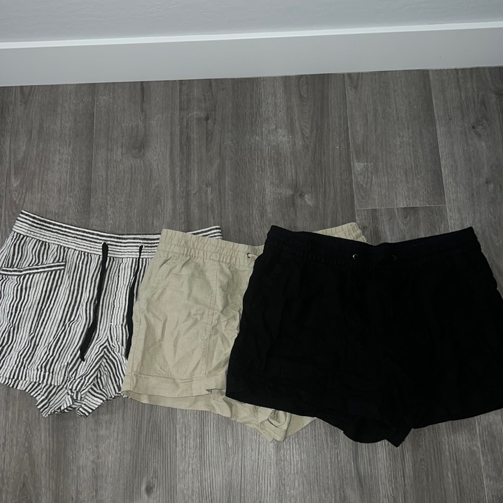 EUC Gap Linen Shorts